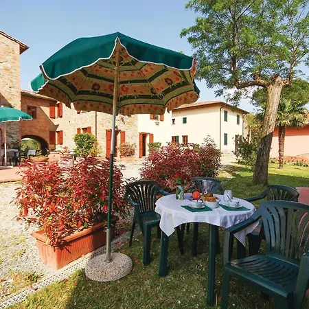 Casale Del Borgo 6 *